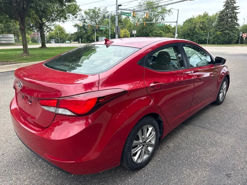 Used 2014 Red Hyundai SE image 8