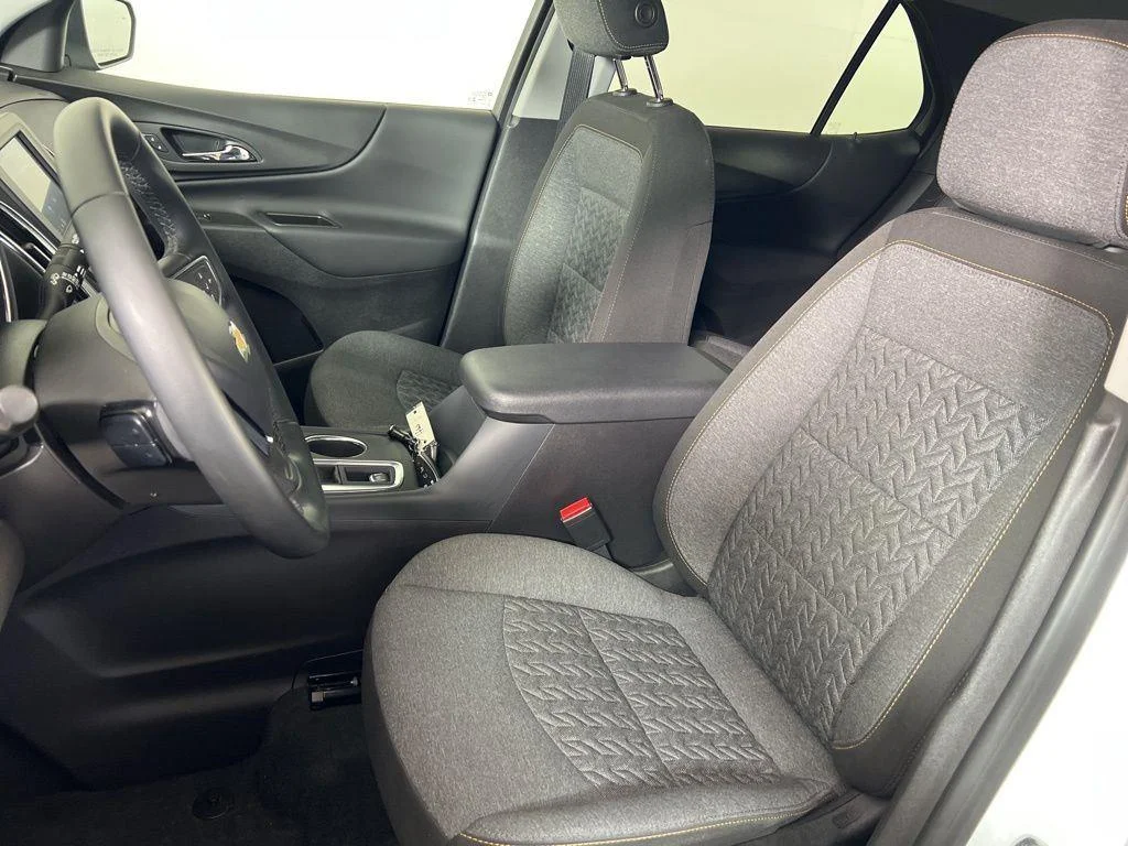 Used 2024 Summit White Chevrolet LT image 13