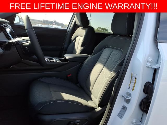 New 2026 Bright White Clear-Coat Exterior Paint Jeep Laredo image 12