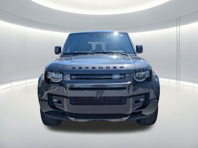 Used 2024  Land Rover V8 image 9