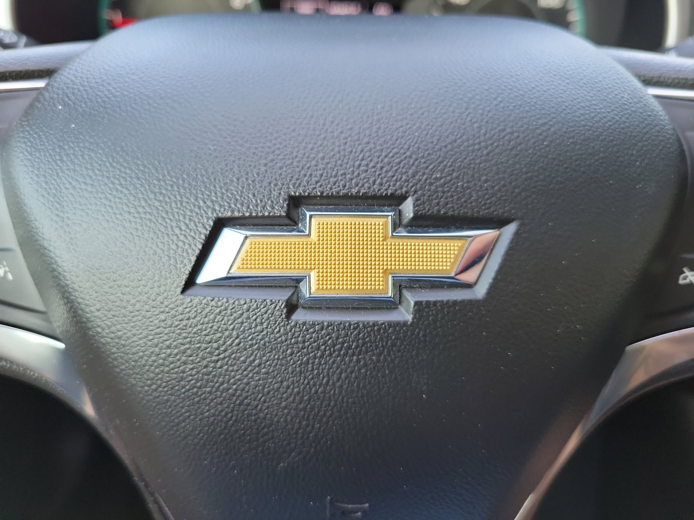 Used 2024 Summit White Chevrolet LT image 23