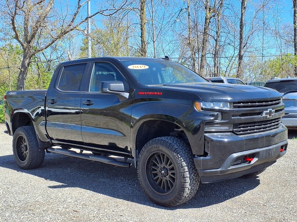 Used 2019 Black Chevrolet LT image 3