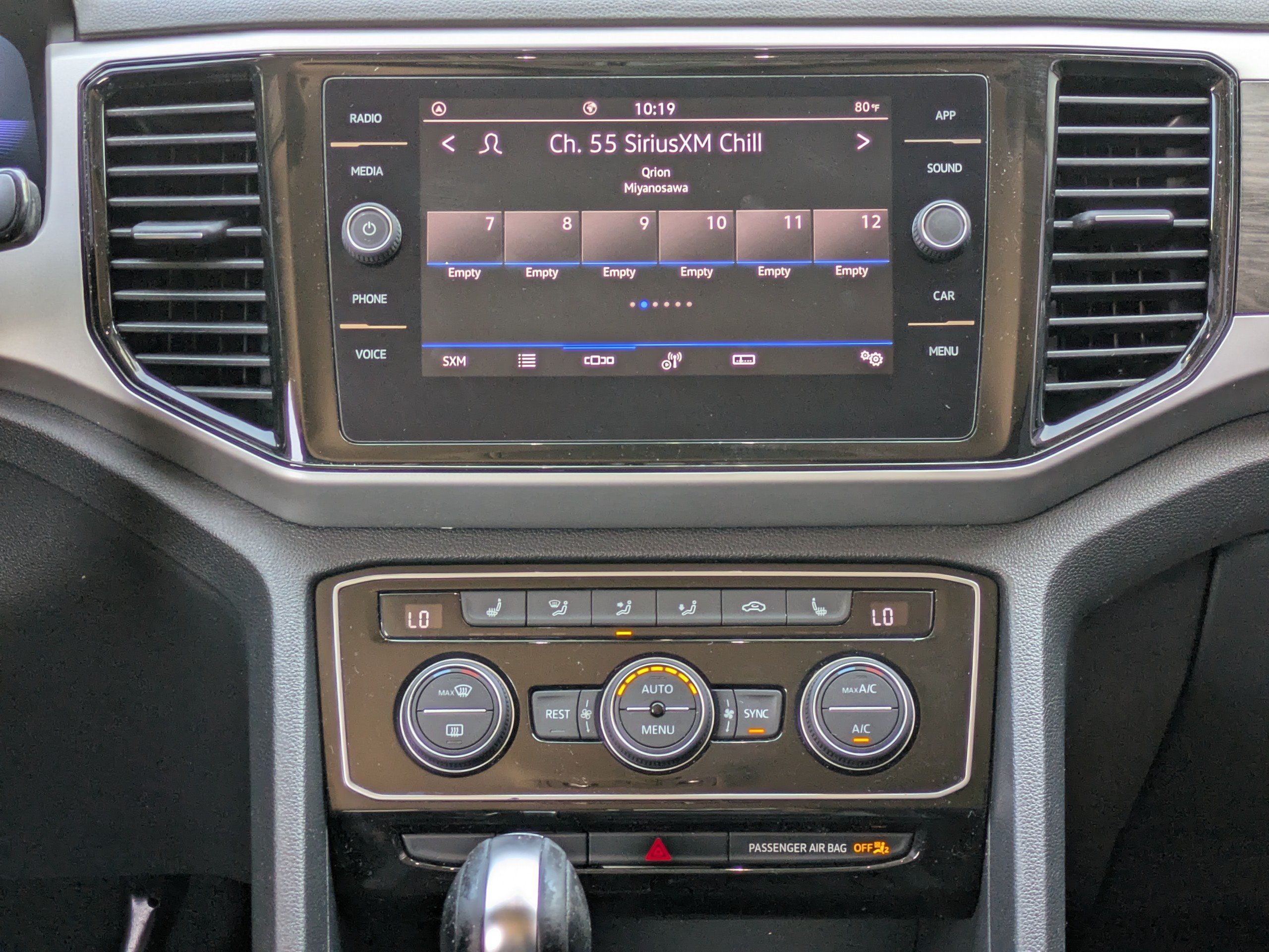 2022 Volkswagen Atlas SE w/Tech - Photo 18