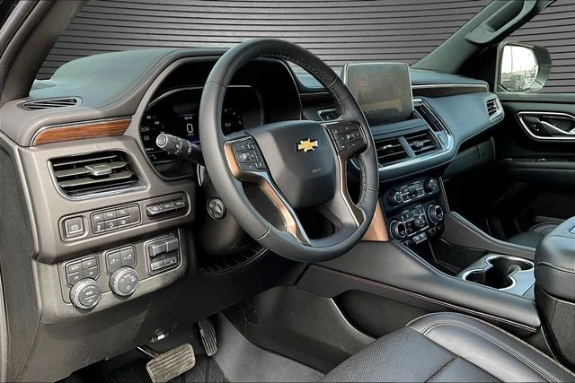 Used 2024 Black Chevrolet High Country image 16