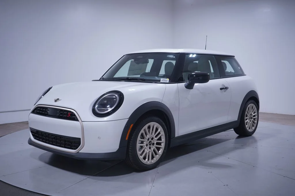 2026 MINI Hardtop Cooper S Signature's photo