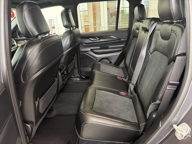 Used 2025 Gray Jeep Altitude X image 12
