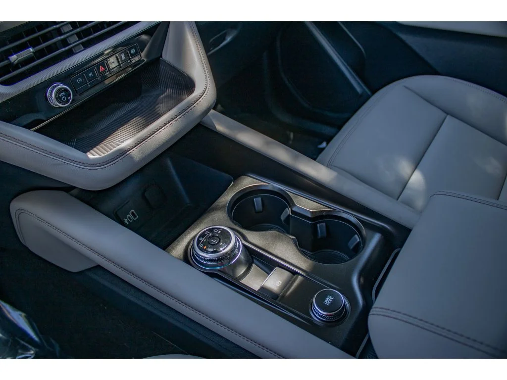New 2026 SPACE WHITE METALLIC Ford Active w/200A Pkg image 49