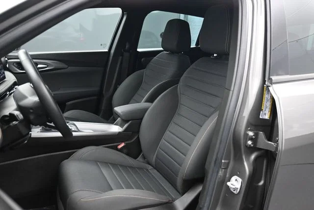 Used 2024 Silver Alfa Romeo Ti image 5