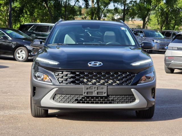 Used 2023 Black Hyundai SEL image 2