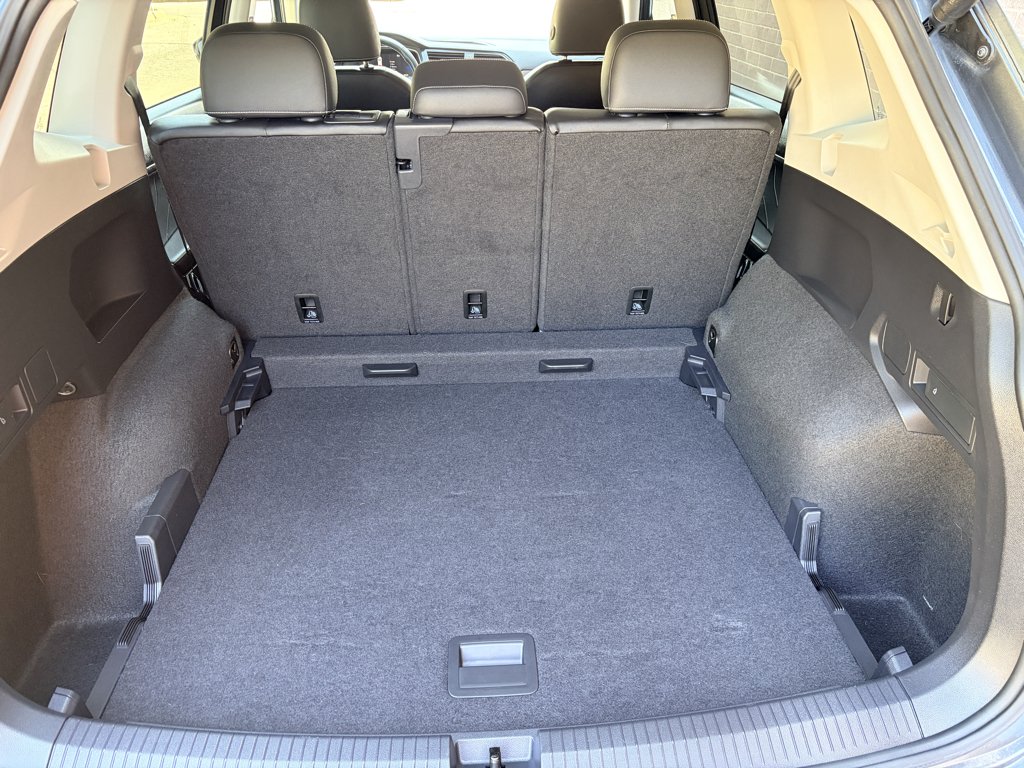 Used 2024 Platinum Gray Metallic Volkswagen SE image 26