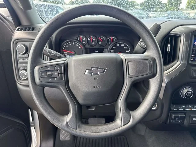 Used 2025 White Chevrolet Custom Trail Boss image 34