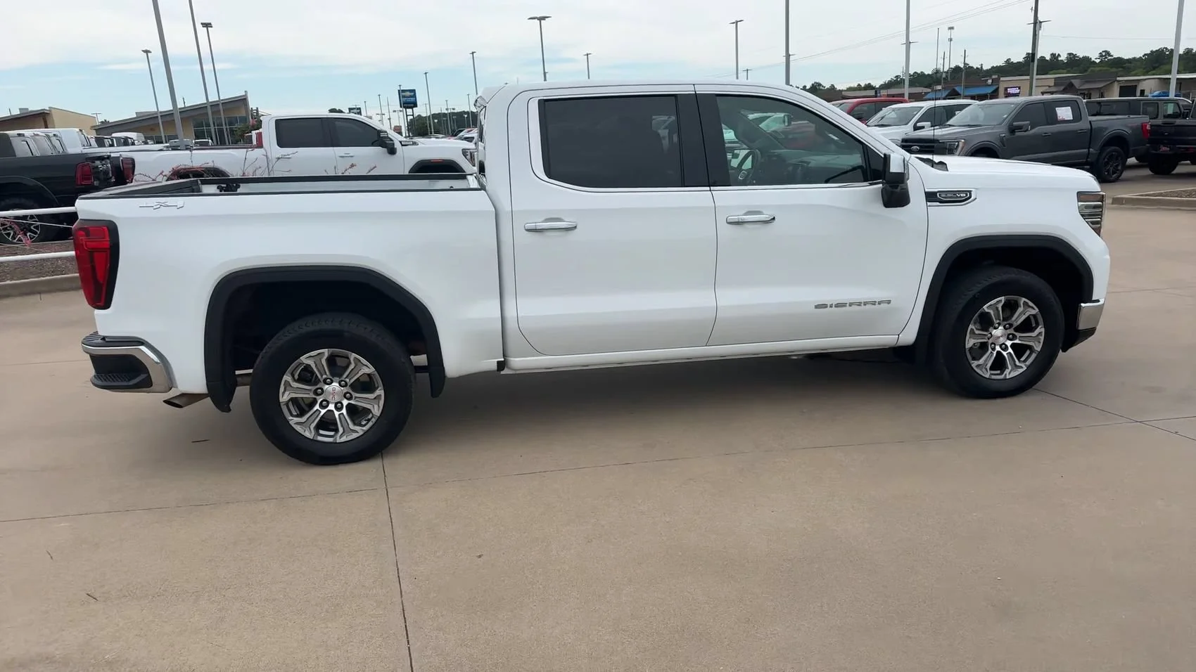 Used 2024 Summit White GMC SLT image 9
