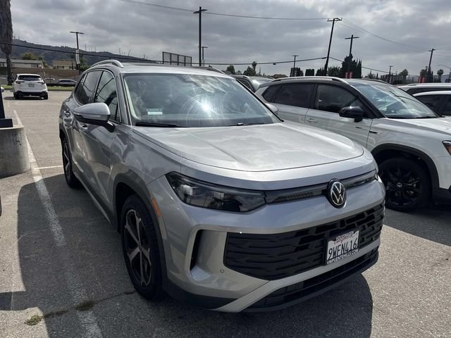 2026 Volkswagen Tiguan 2.0T SE's photo