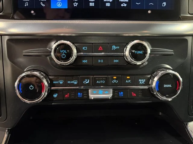 Used 2025 Gray Ford Lariat image 29