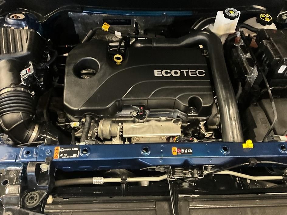 Used 2022 Blue Chevrolet Premier image 7