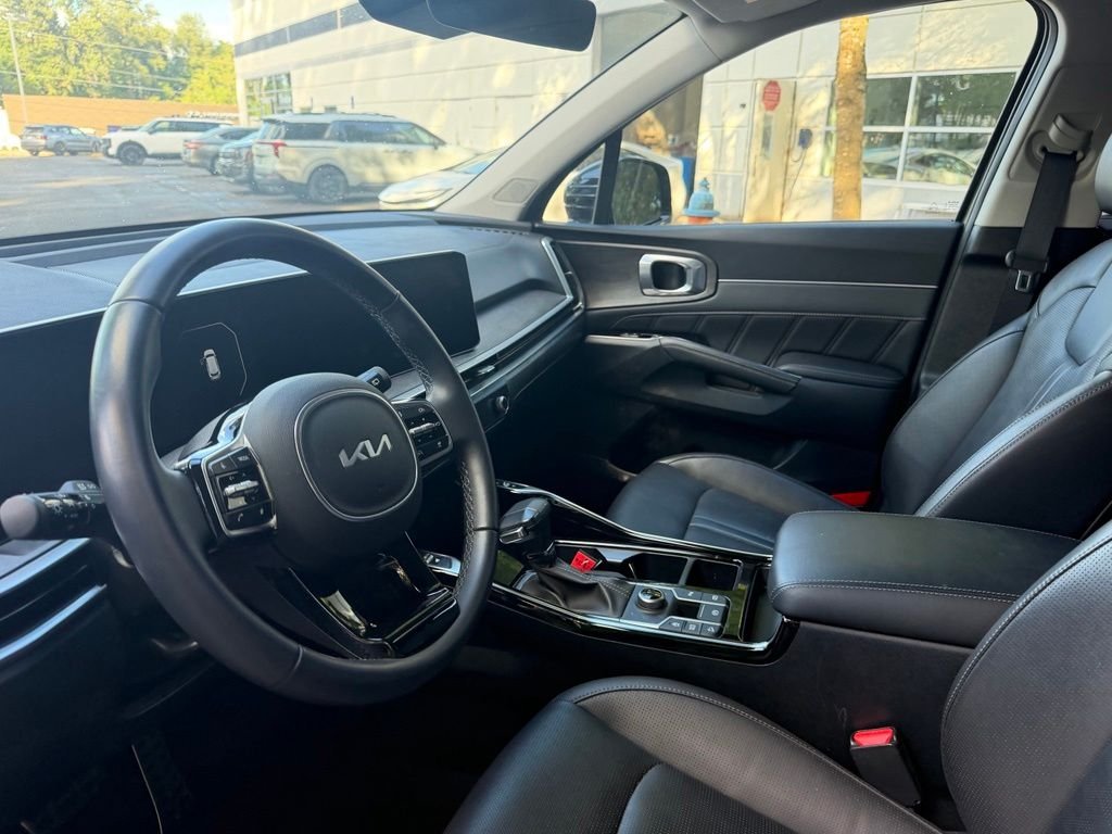 Used 2025 Gravity Gray Kia X-Line SX image 11