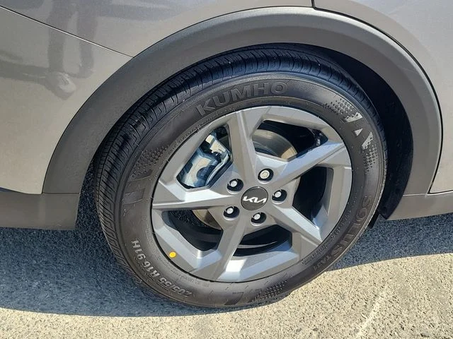Certified Used 2025 Steel Gray Kia LXS image 29
