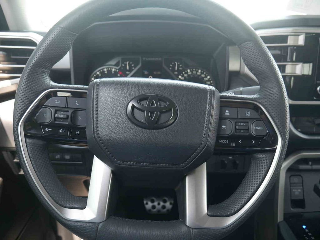 Used 2024  Toyota SR5 image 33