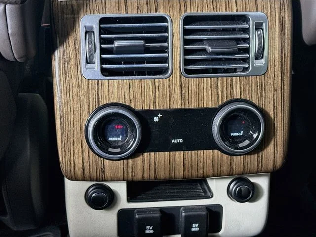 Used 2020 White Land Rover HSE image 27