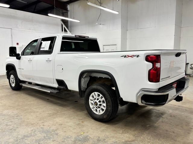 Used 2025 White Chevrolet LT image 5