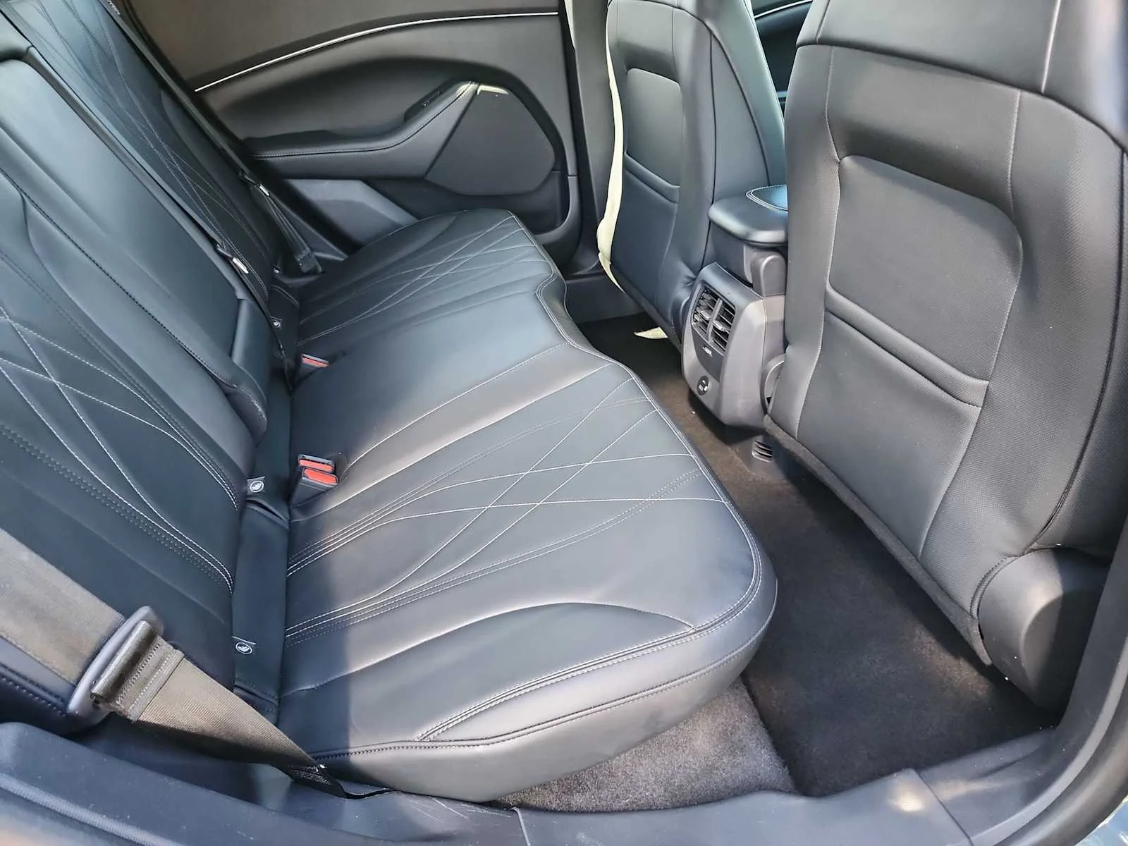 Used 2023 Vapor Blue Metallic Ford Select image 26