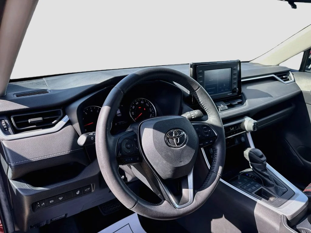 Used 2021 Red Toyota XLE image 11