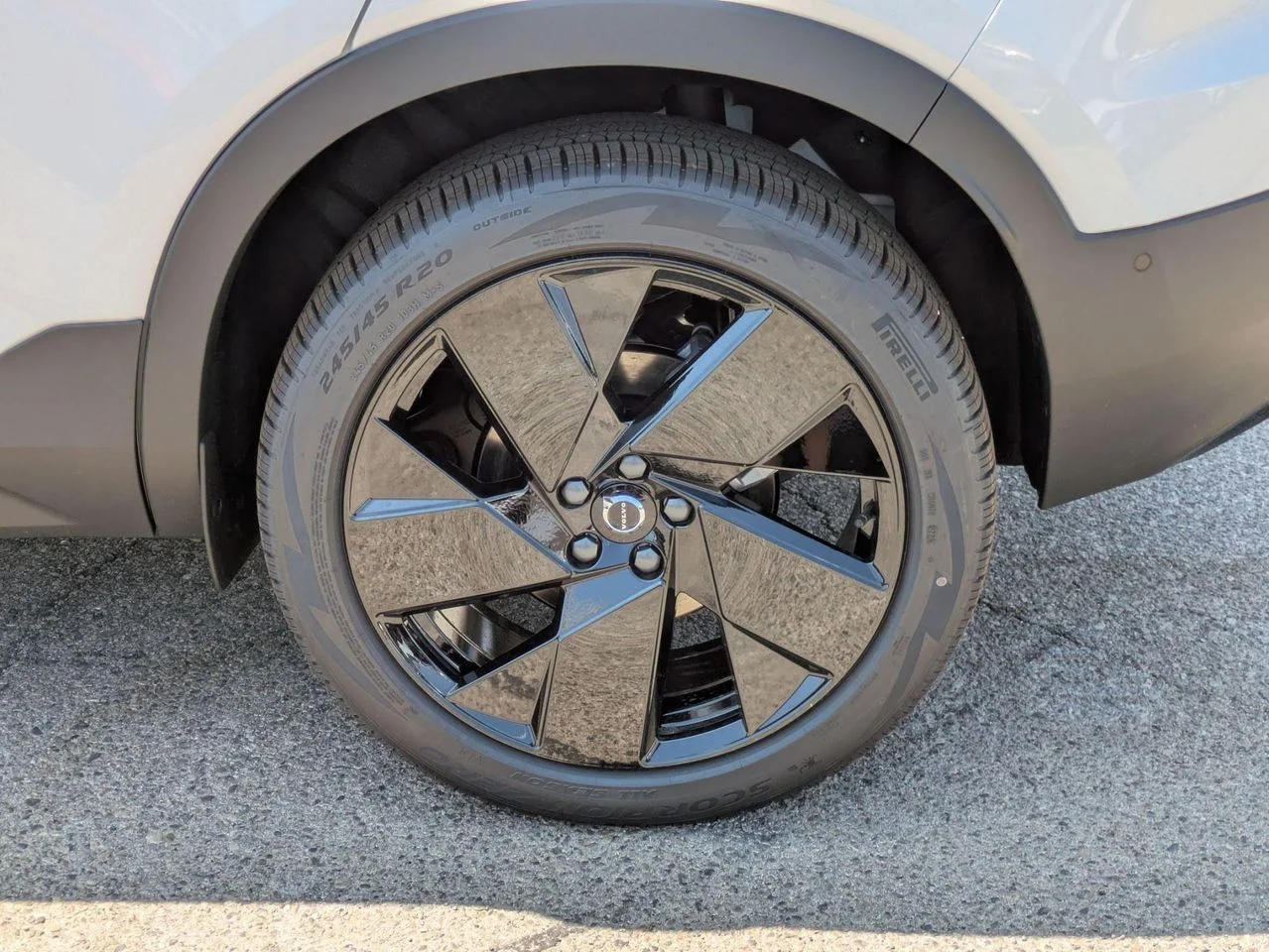 2026 Volvo XC40 Ultra Black Edition - Photo 6