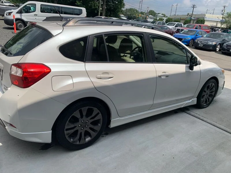 Used 2012 White Subaru 2.0i Sport Limited Wagon 4D image 16