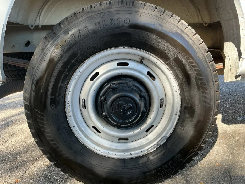 Used 2000 White Dodge Base image 25