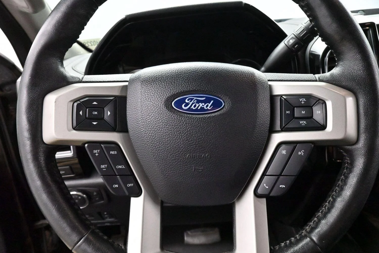 Used 2019 Agate Black Ford LARIAT image 18