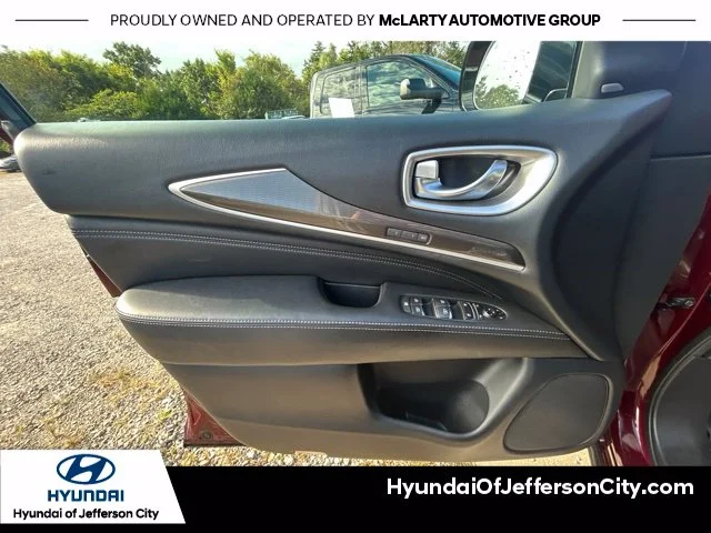 Used 2019 Red INFINITI LUXE image 20