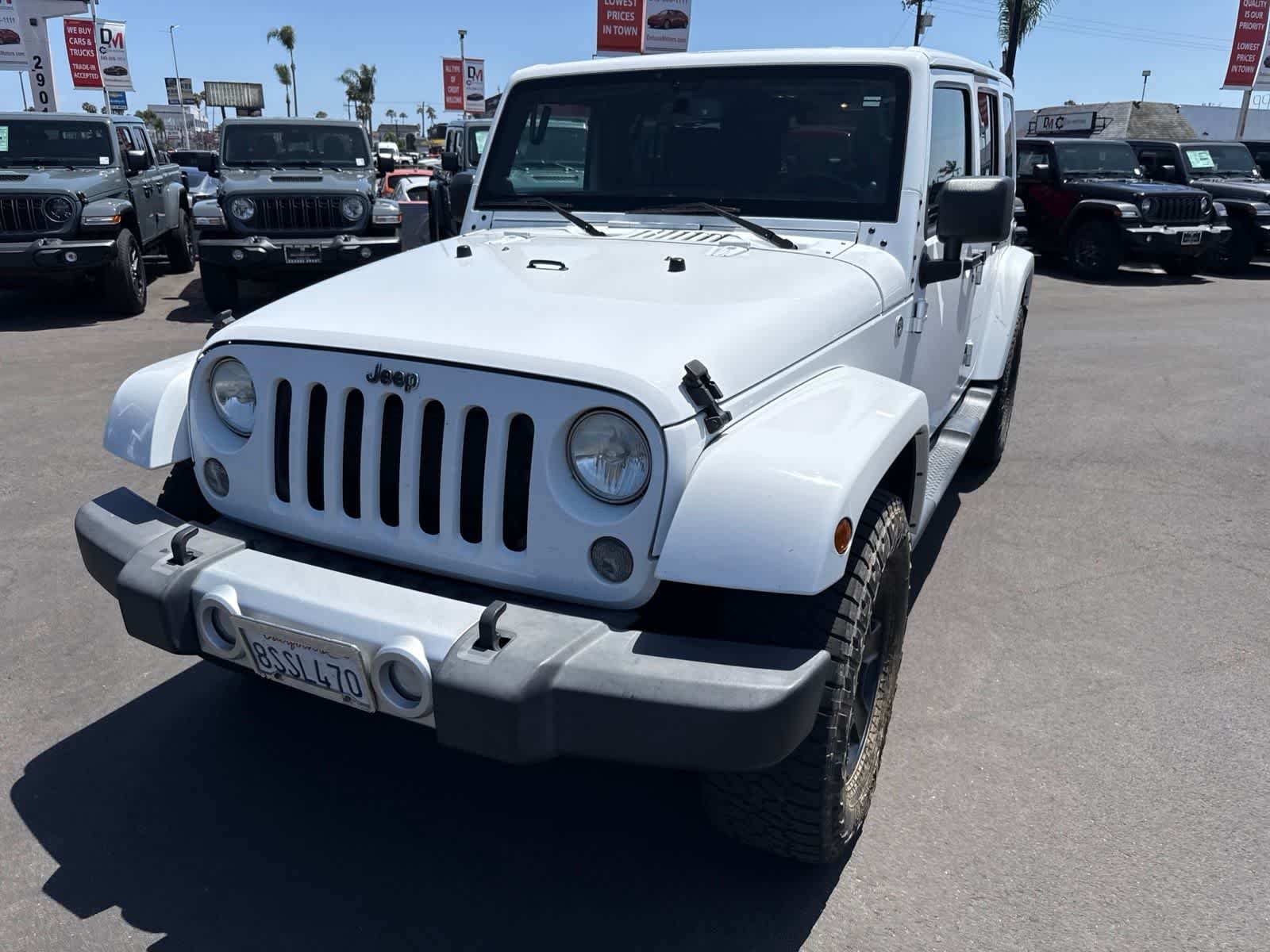 Used 2014 Bright White Clearcoat Jeep Sahara image 2