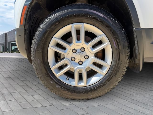 Used 2020 White Land Rover S image 9