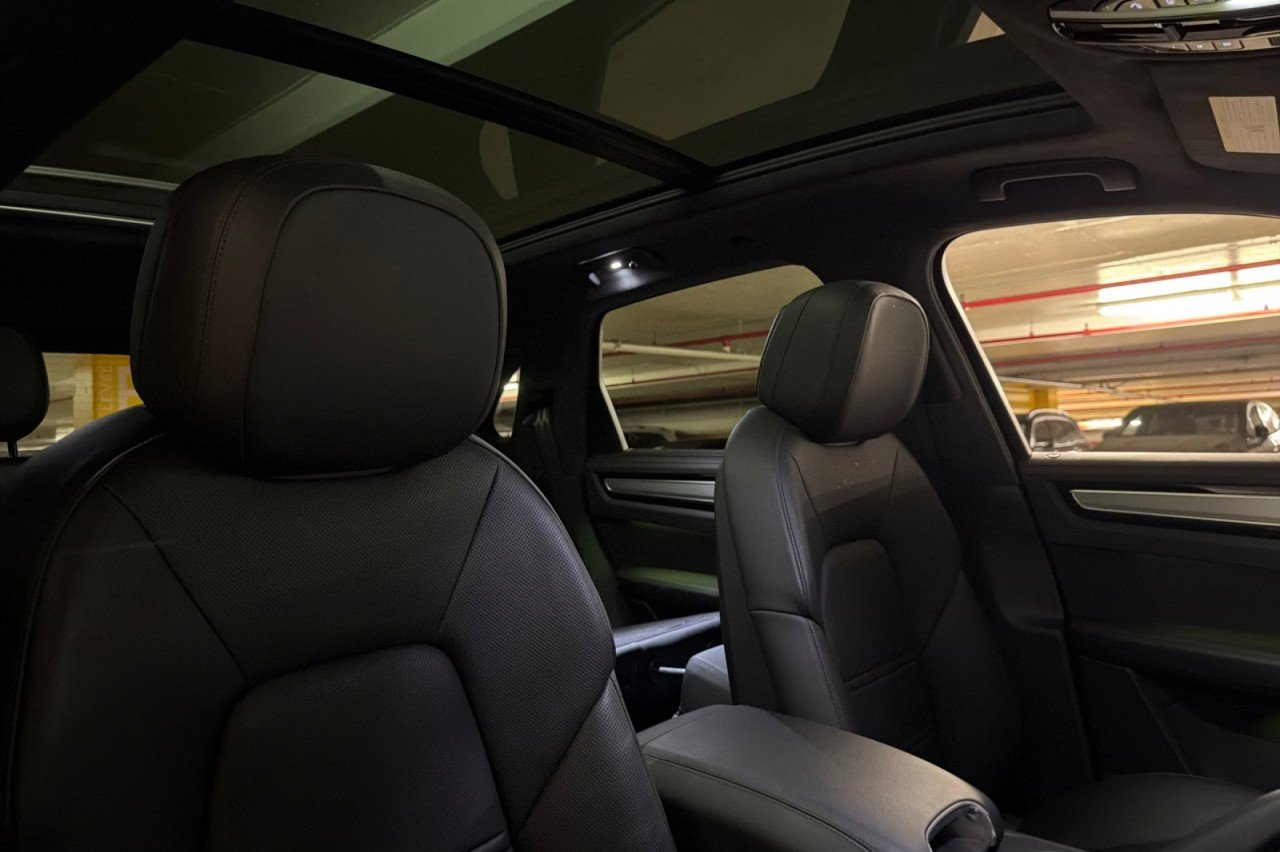 Used 2023 GRAY Porsche Turbo image 16