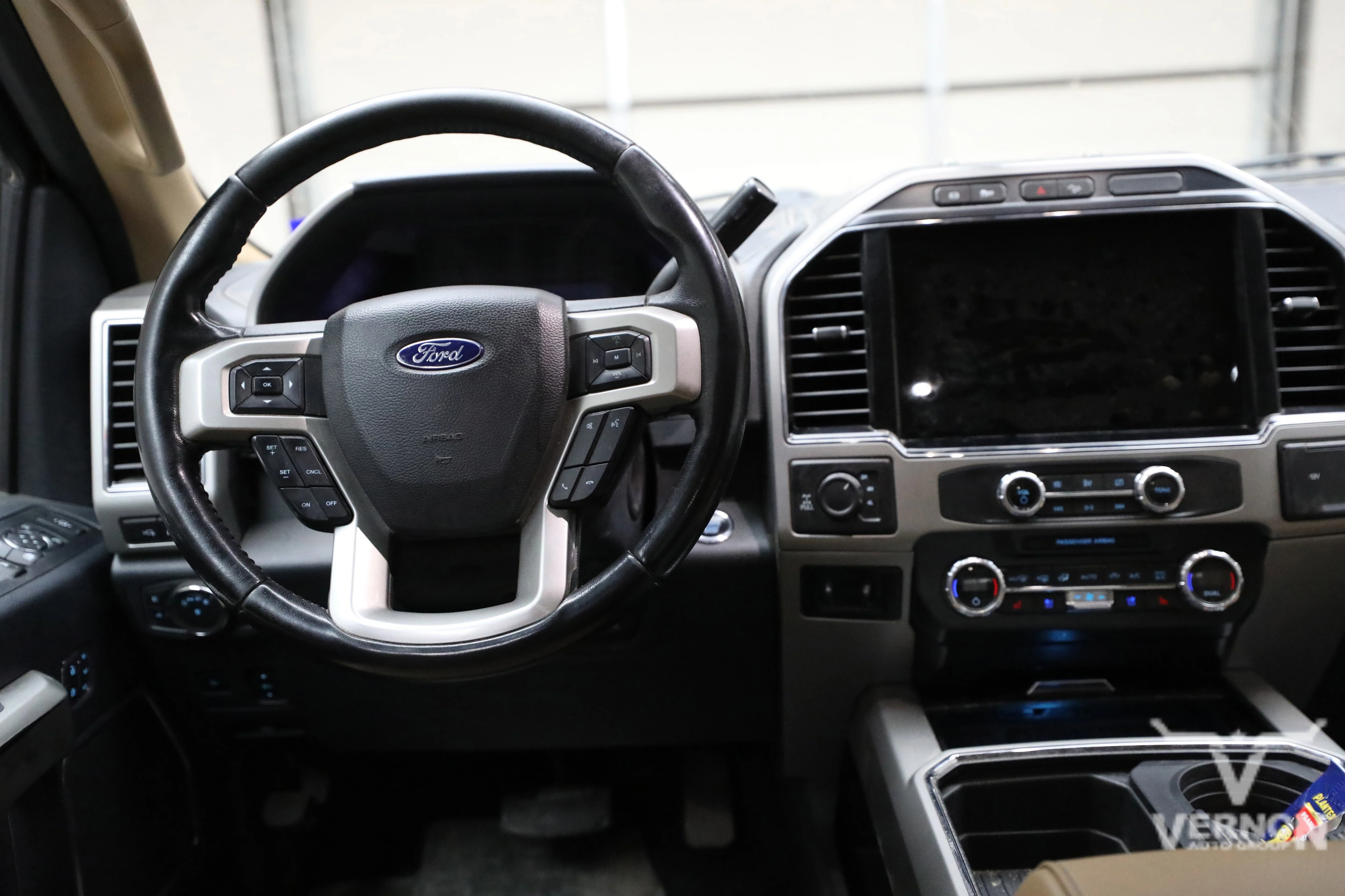 Pre-Owned 2022 Ford Super Duty F-250 Lariat Crew Cab 4x4 Fx4