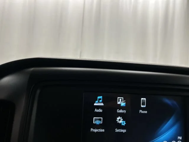 Used 2018 SUMMIT WHITE Chevrolet Custom image 12