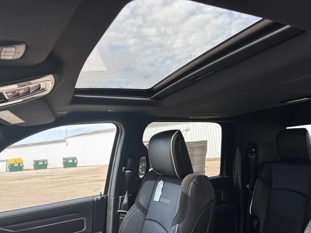 New 2026 Granite Crystal Metallic Clear-Coat Exterior Paint RAM Laramie image 27