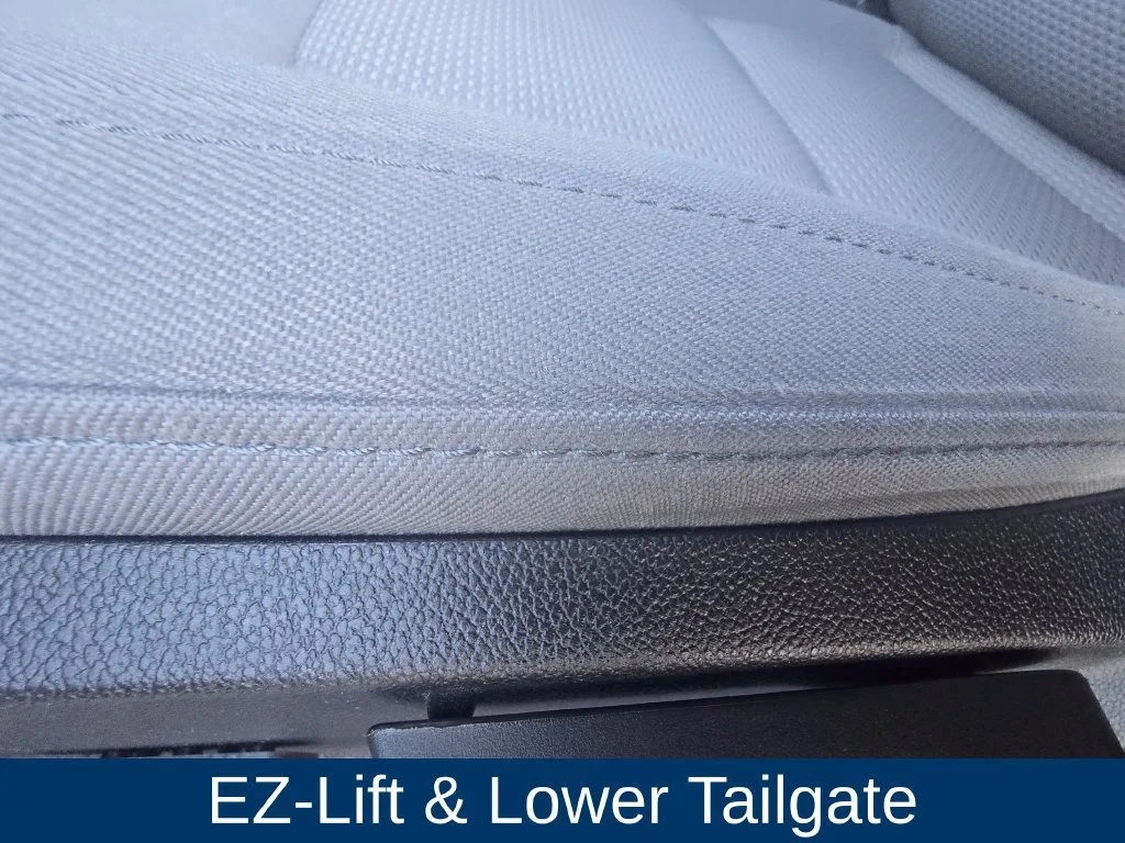 Used 2020 SATIN STEEL METALLIC GMC 2WD image 16