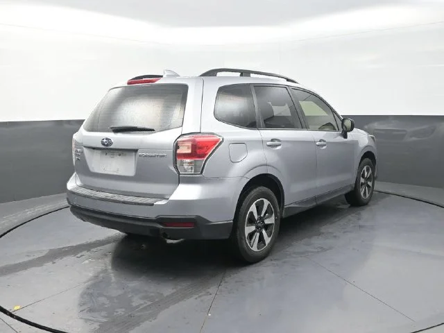 Used 2018 Silver Subaru 2.5i image 8