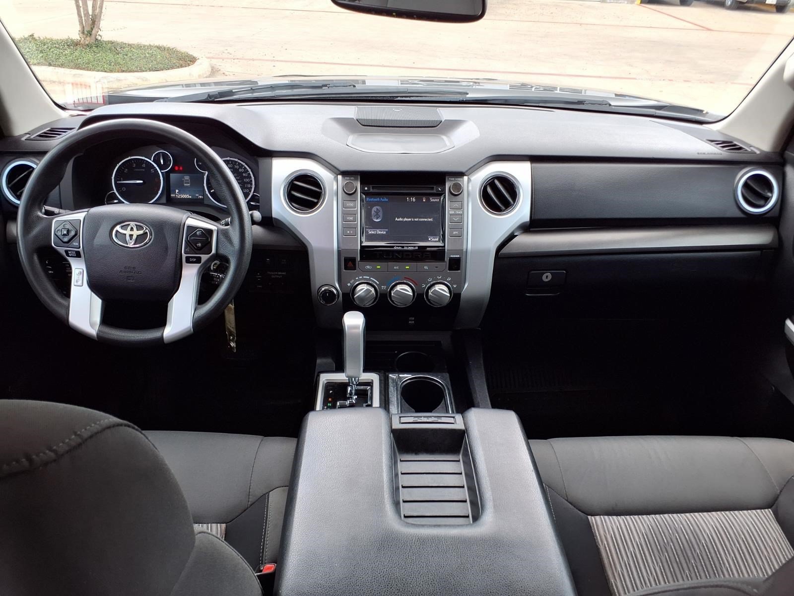 Used 2017 MAGNETIC GRAY MET Toyota SR5 image 11