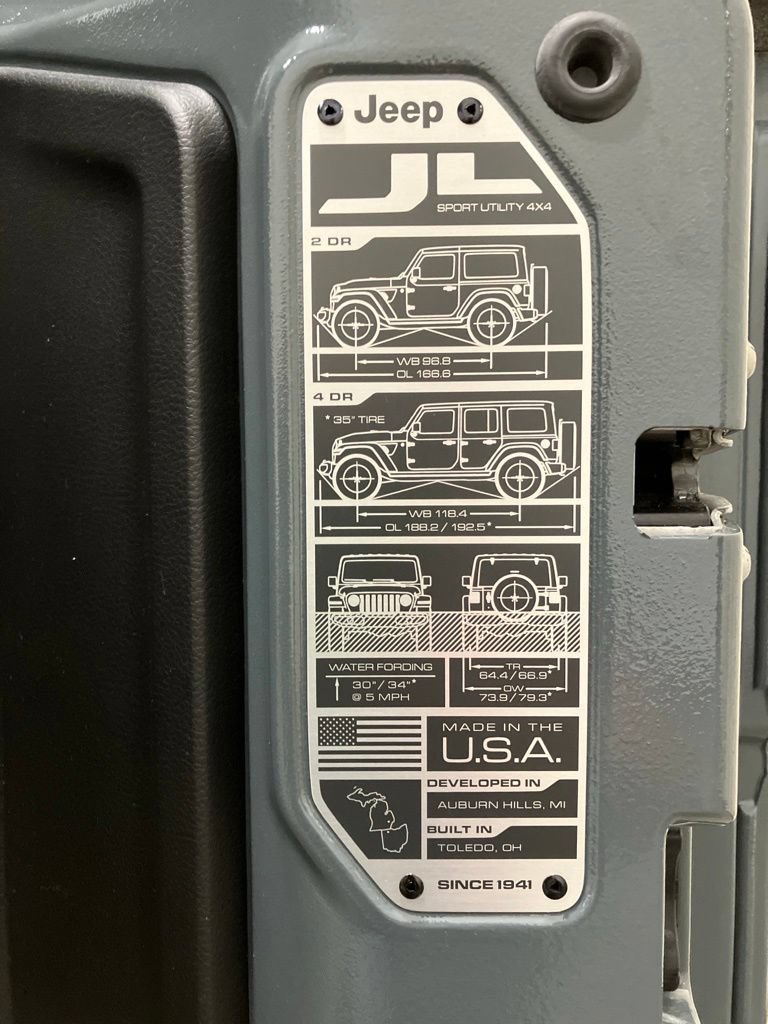 Used 2024 Anvil Clear Coat Jeep Sport S image 15