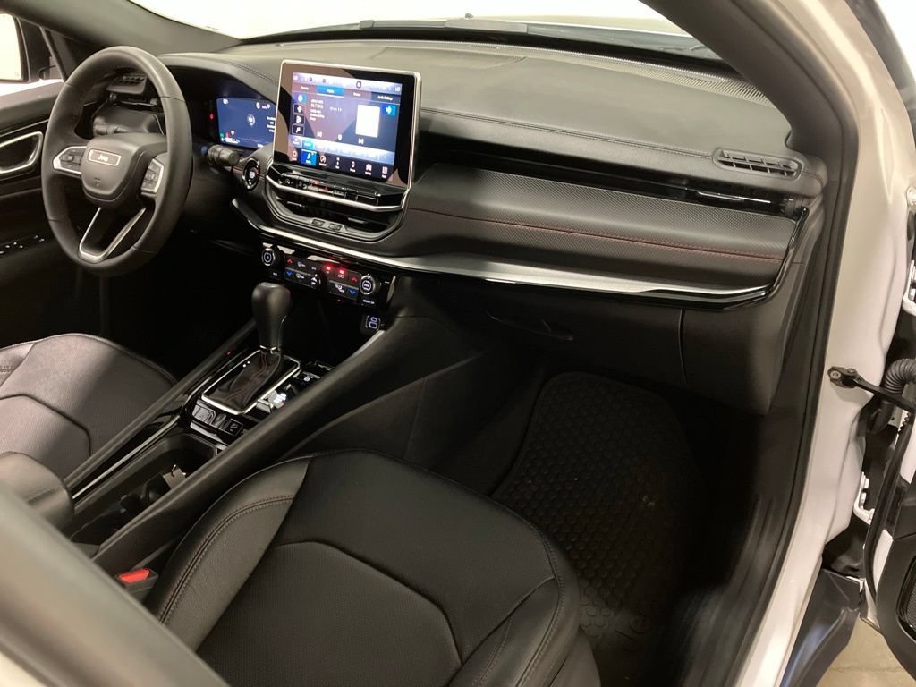 Used 2024 Bright White Clearcoat Jeep Trailhawk image 19