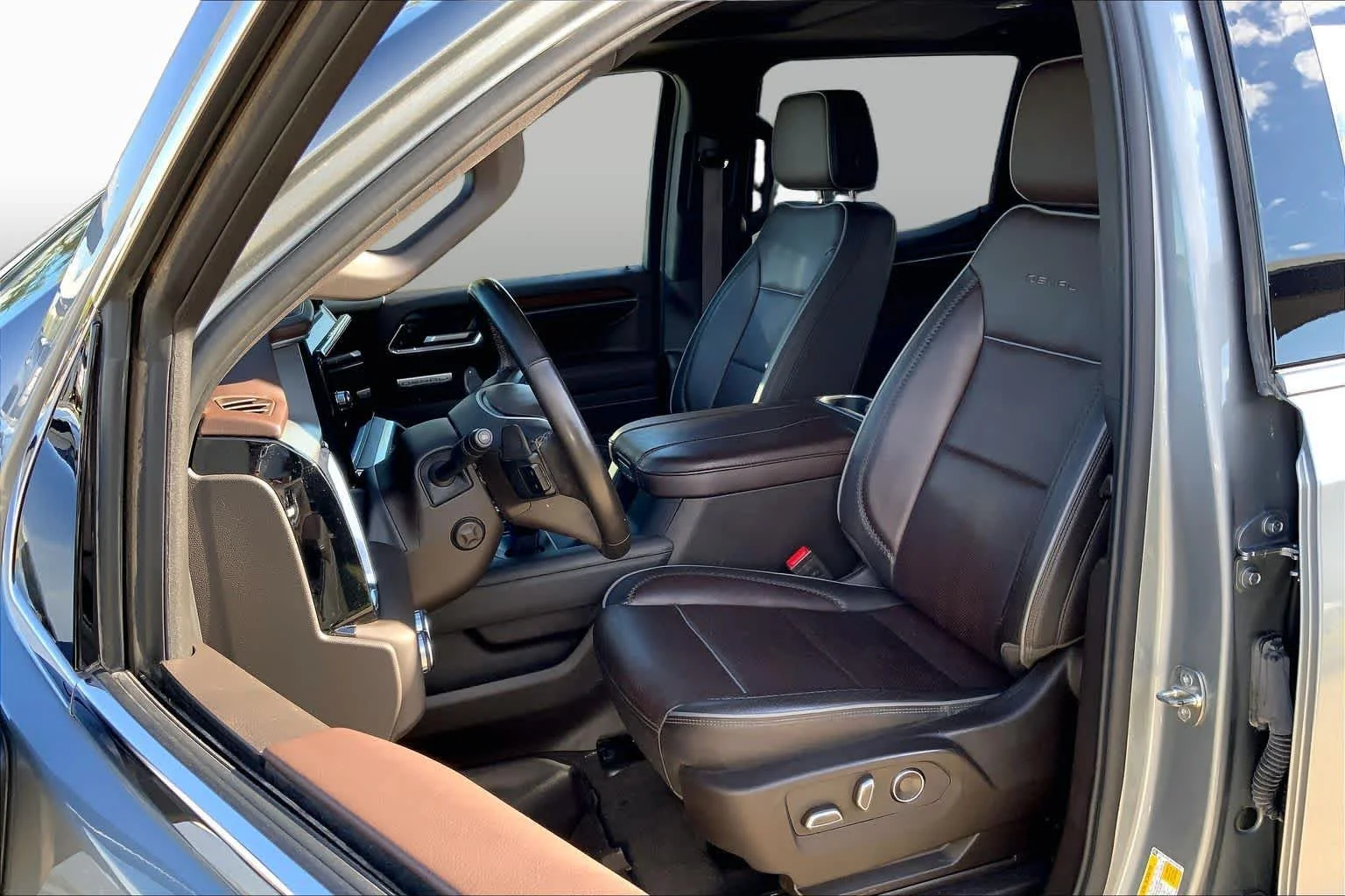 Used 2024 Sterling Metallic GMC Denali image 8