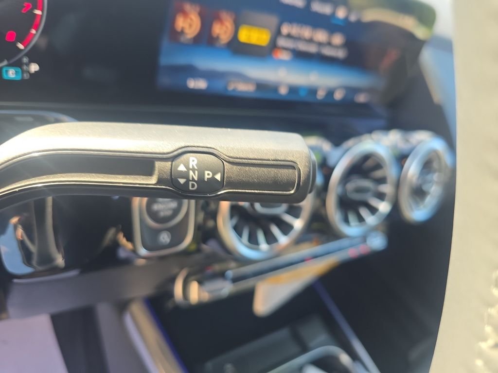Used 2026 Silver Mercedes-Benz GLA 250 image 23