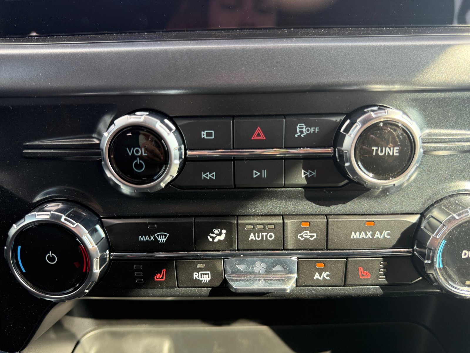 New 2026 Carbonized Gray Metallic Ford XLT image 12