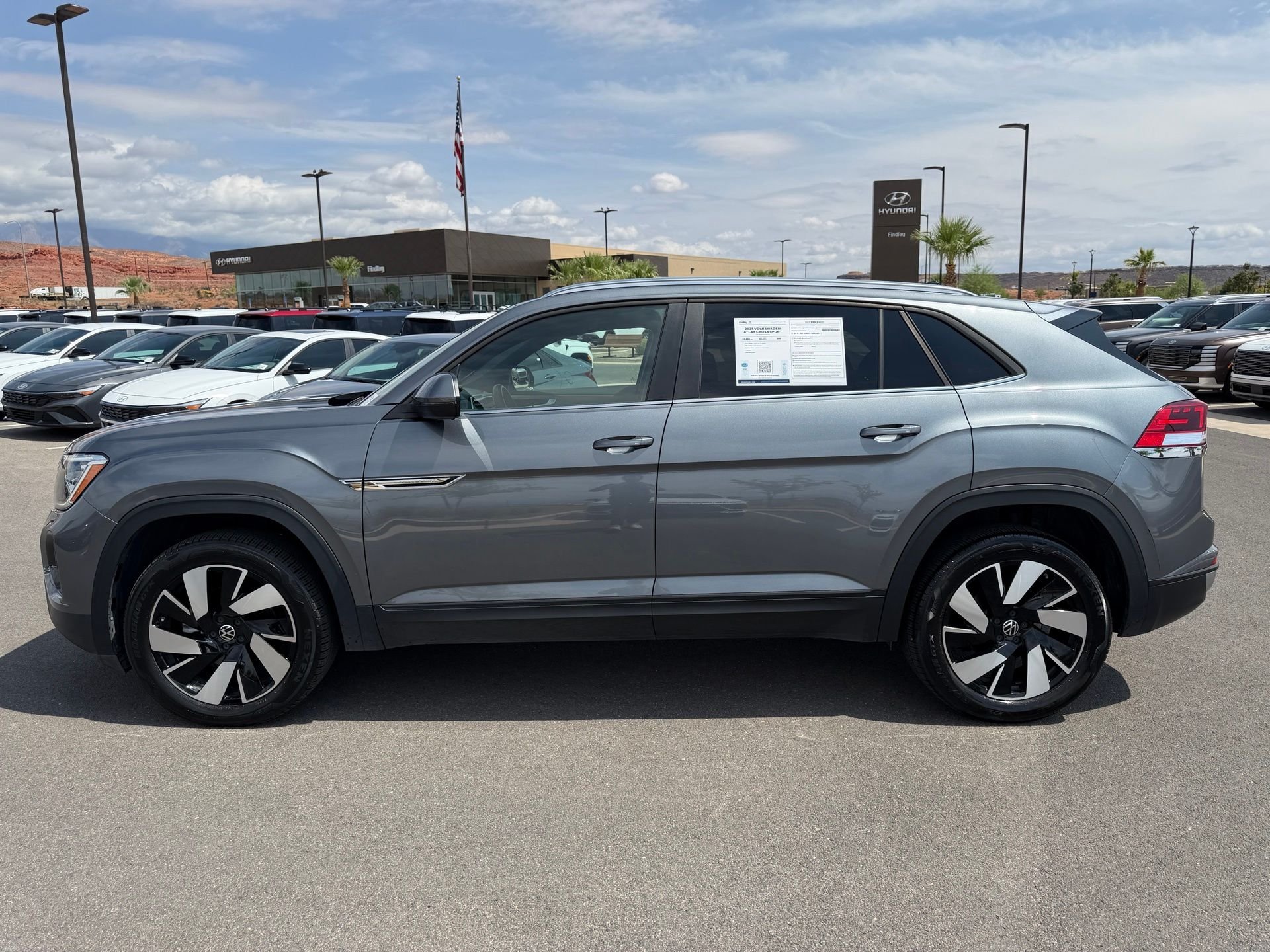 Used 2025 Gray Volkswagen 2.0T SE w/Technology image 11
