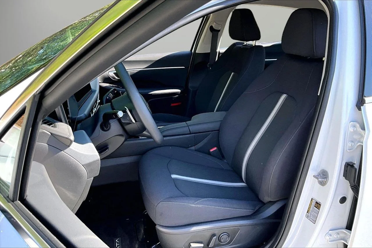 Certified Used 2025 White Hyundai SEL image 20