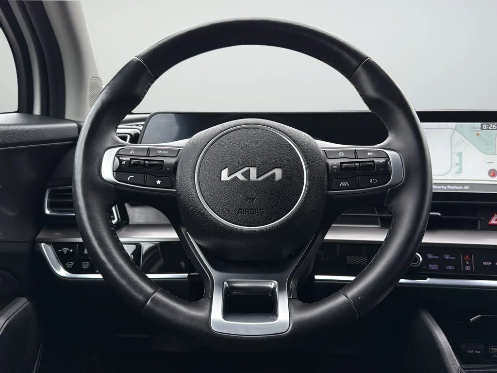 Used 2023 White Kia EX image 25