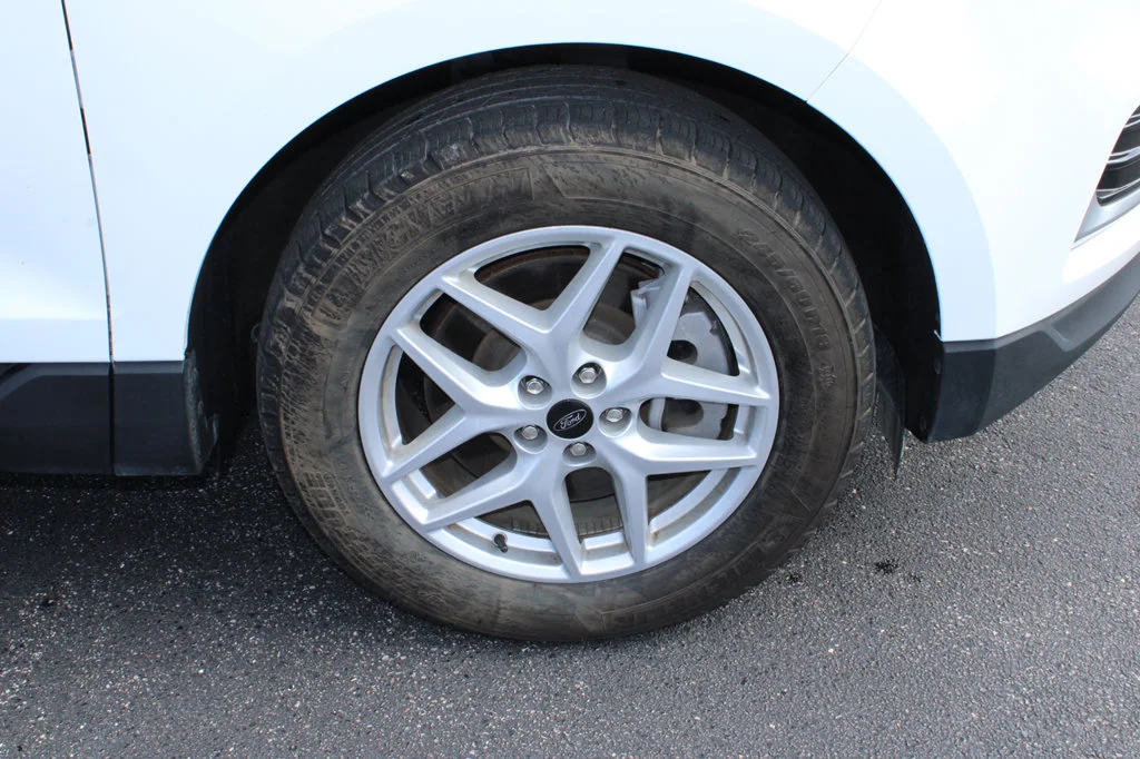 Certified Used 2024 Oxford White Ford SEL image 18