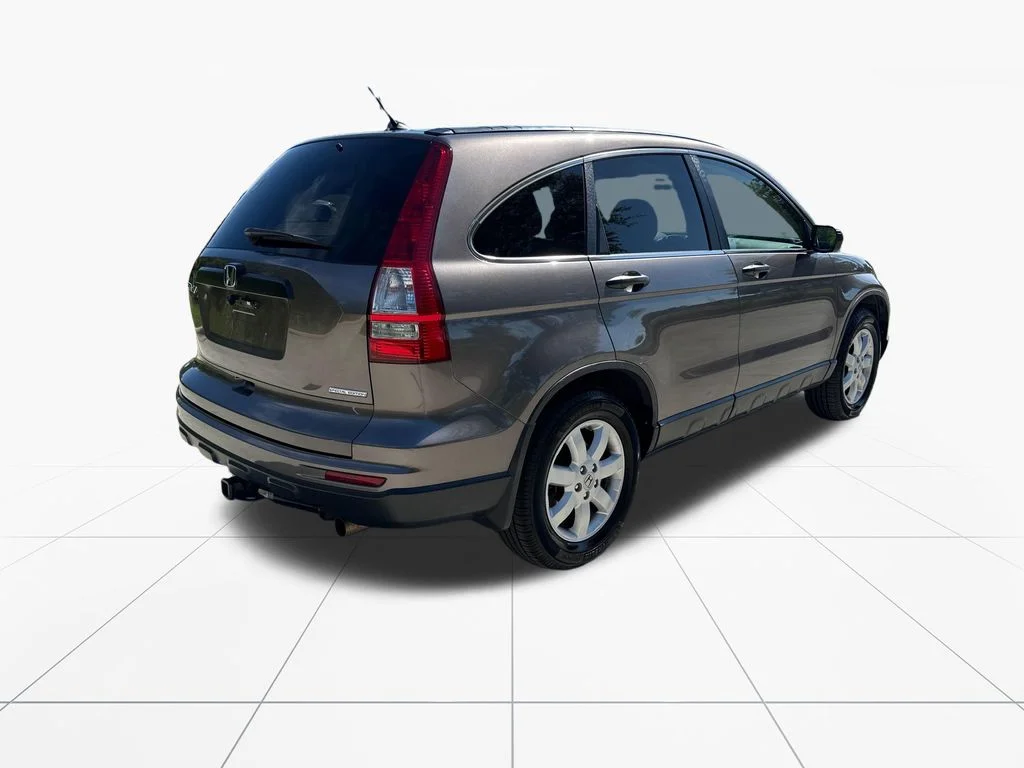 Used 2011 Polished Metal Metallic Honda SE image 8